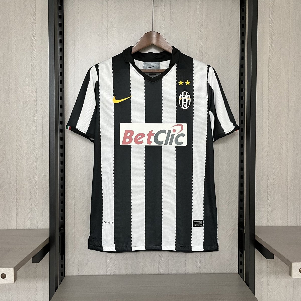 Camisa Juventus Retrô 2010 Preta e Branca - Nike